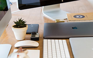 开云体育-巴圣杯比赛中一巴西球员模仿C罗招牌庆祝动作，遭遇膝盖重伤